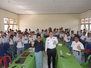 Sosialisasi Bahaya Penyalahgunaan Narkoba Pada Kegiatan Pelatihan Dasar Kepemimpinan SMA Negeri 9 Kupang Sosialisasi Bahaya Penyalahgunaan Narkoba Pada Kegiatan Pelatihan Dasar Kepemimpinan SMA Negeri 9 Kupang